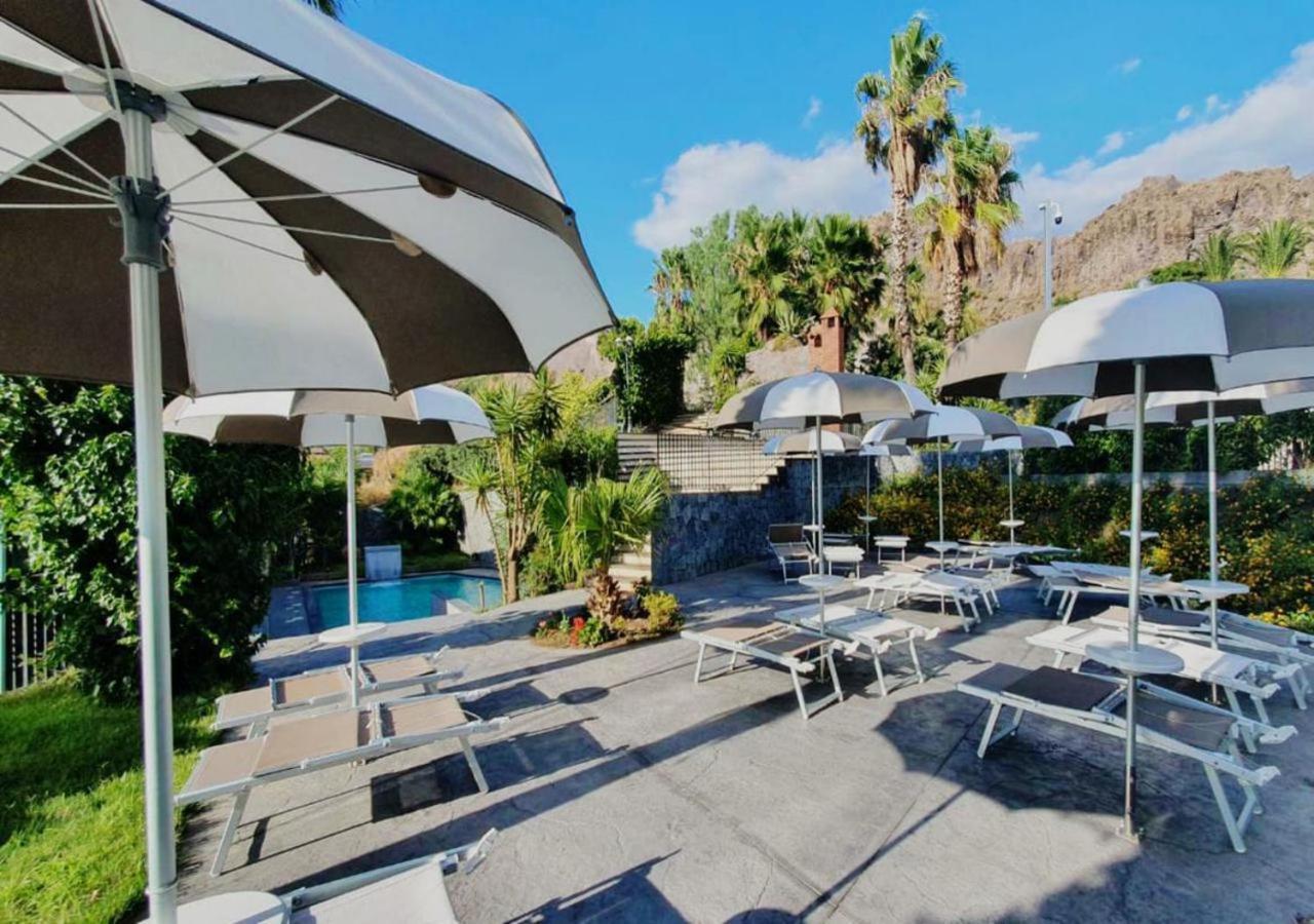 Hotel Casale Dei Greci Biancavilla Bagian luar foto